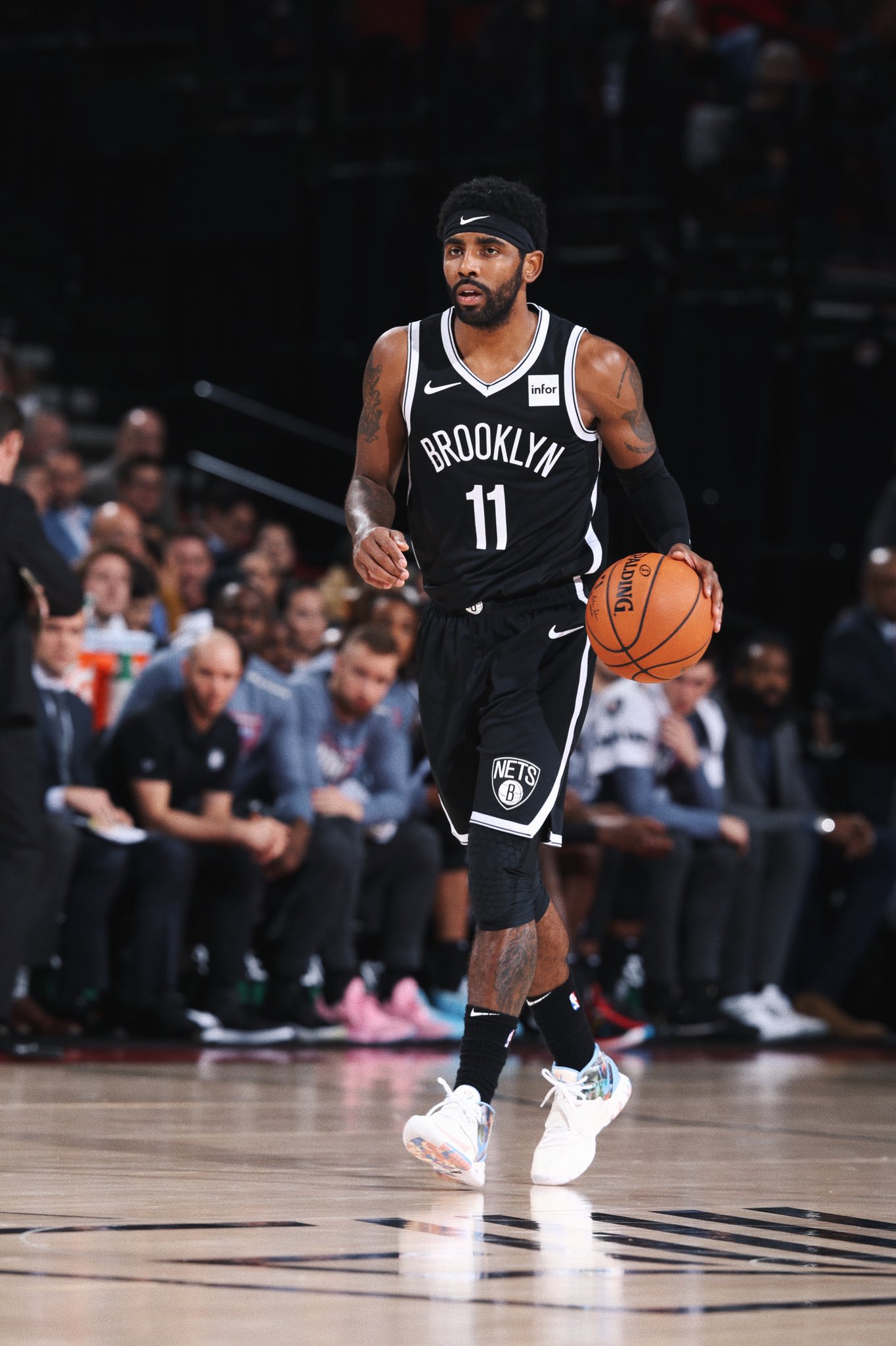 显得十分艰 显得十分艰