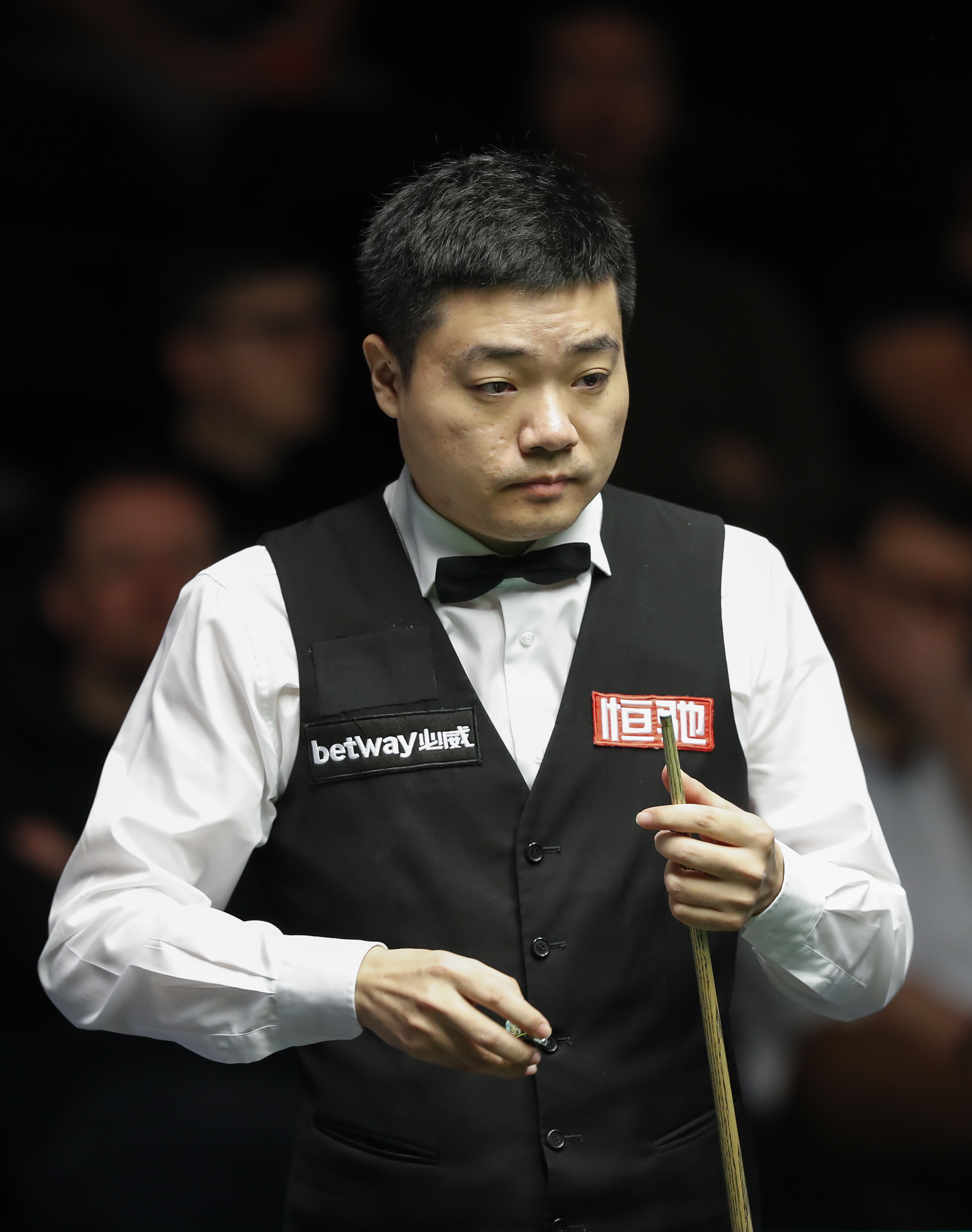 王楚钦缺席瑞典大满贯，揭开男乒的真实困境，央